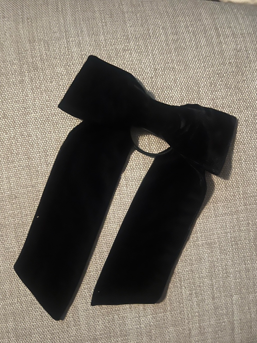 Black Velvet Bow Hair Tie